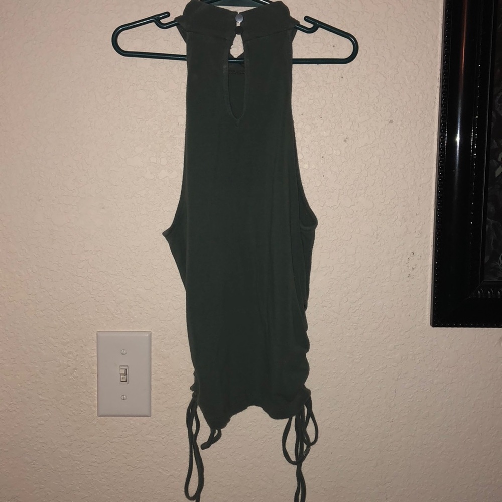 Top - Picture 2 of 2